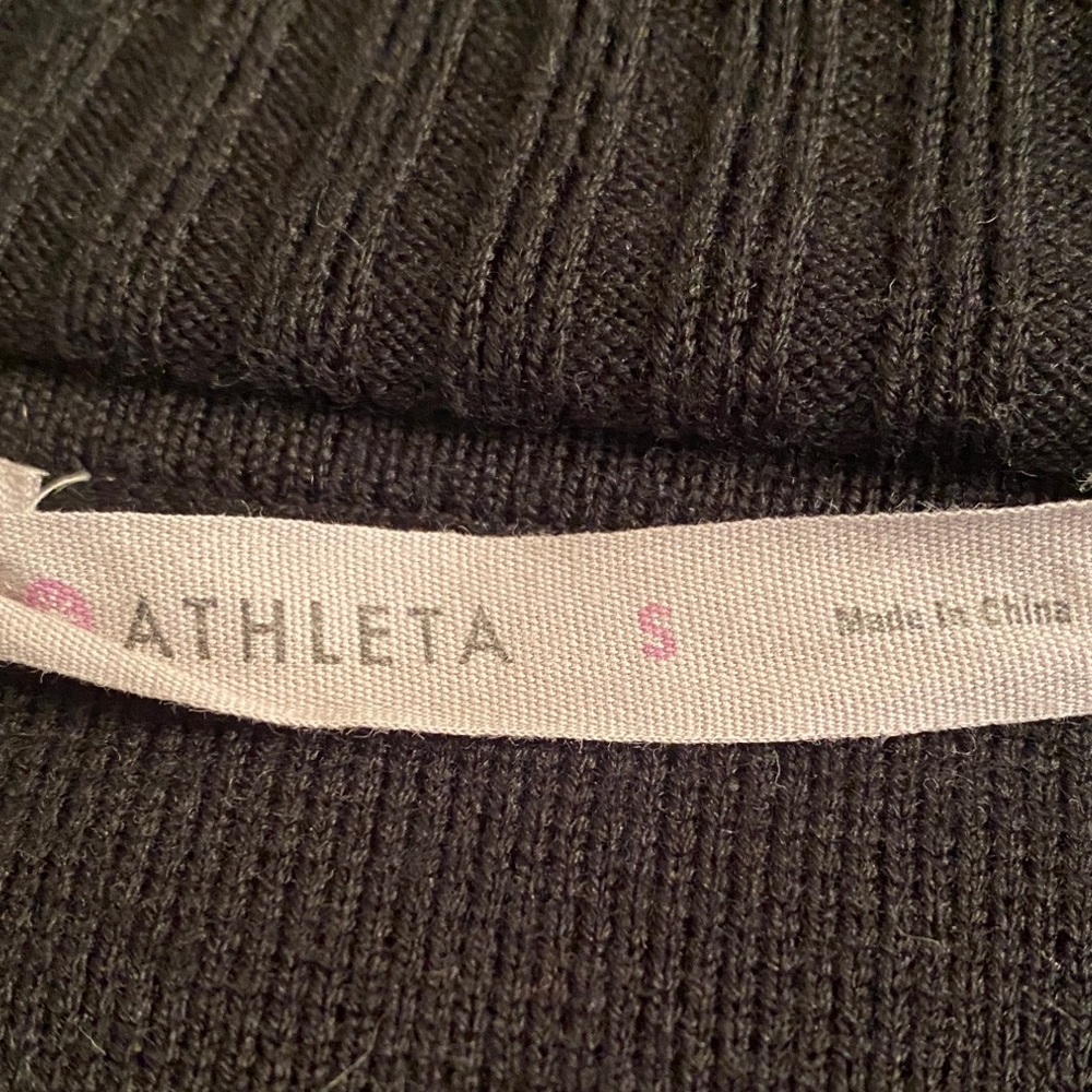 Athleta‎ - Picture 3 of 6